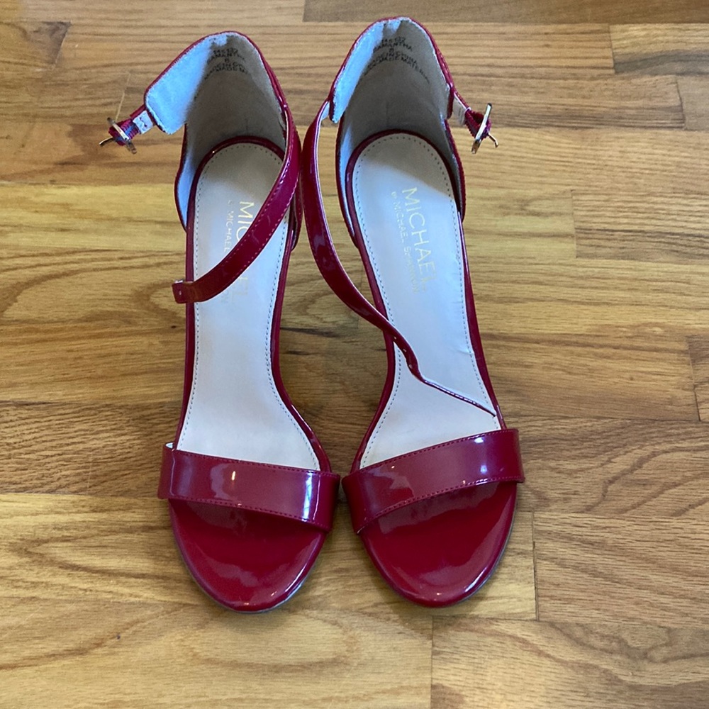 New Michael Shannon red Samantha heels size 8